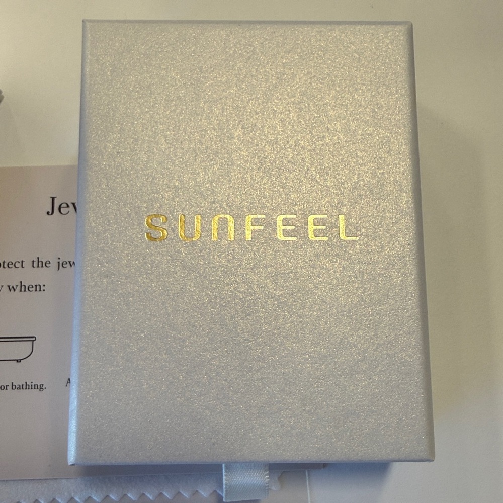 Gold Interlock Pendant Necklace / Gift Bag and Box / Jewelry Cleaner - Picture 5 of 5